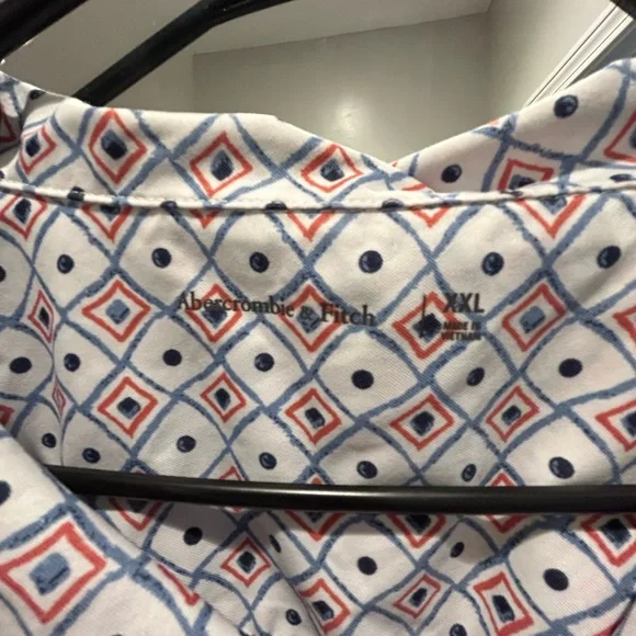 Abercrombie & Fitch Men's Shirt with Red and Blue Pattern - Picture 2 of 3